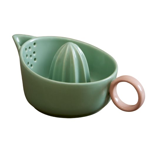 Meadows and Byrne Oversized Juicer, €16.95