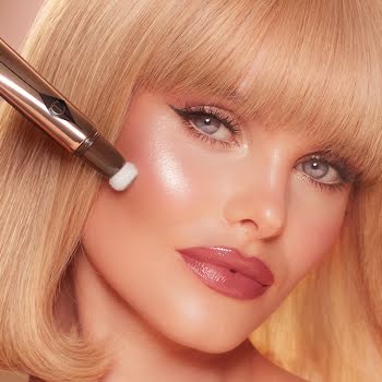 7 legendary make-up products you need in your beauty bag